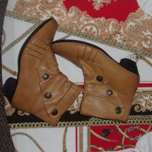 Kadi Maya leather womans size 9 tan shoes boots booties nine gently used